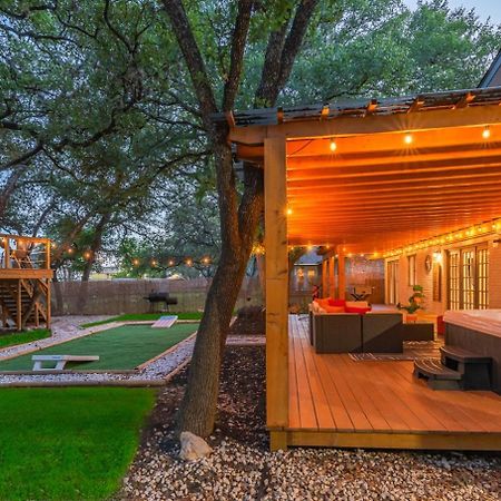 Luxurious Home With Hot Tub & Tree Deck By 6Flags San Antonio Exterior photo
