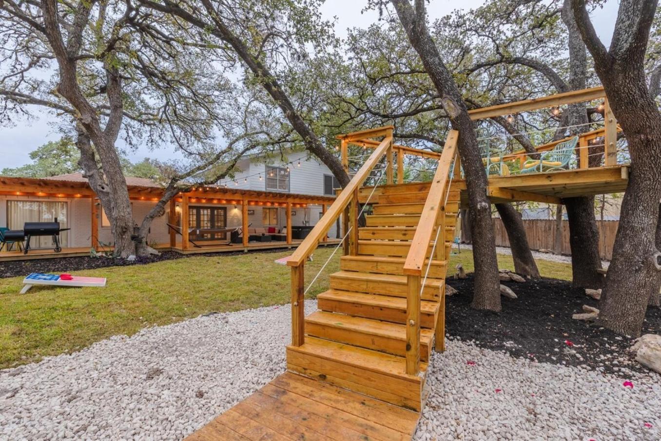 Luxurious Home With Hot Tub & Tree Deck By 6Flags San Antonio Exterior photo