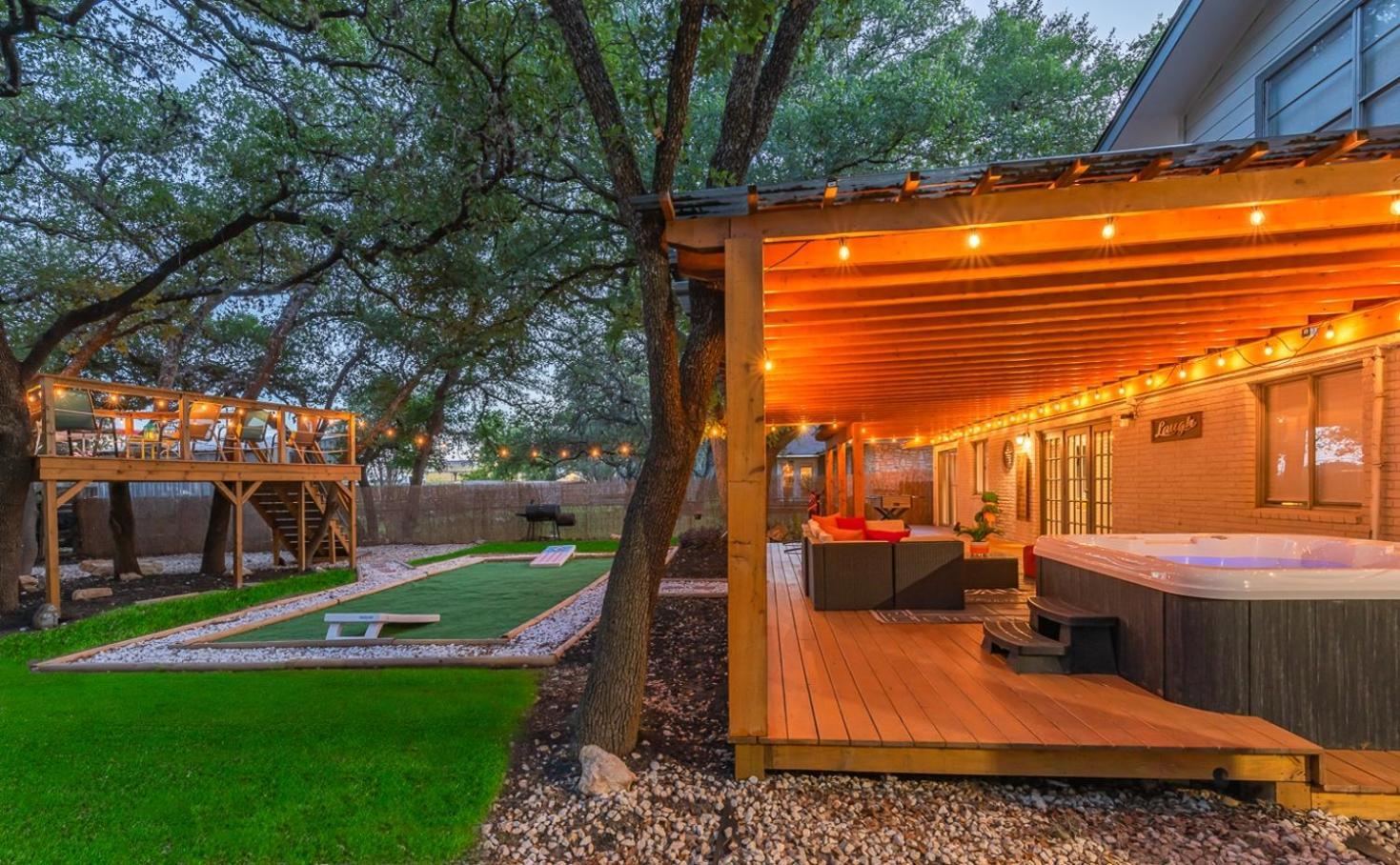 Luxurious Home With Hot Tub & Tree Deck By 6Flags San Antonio Exterior photo